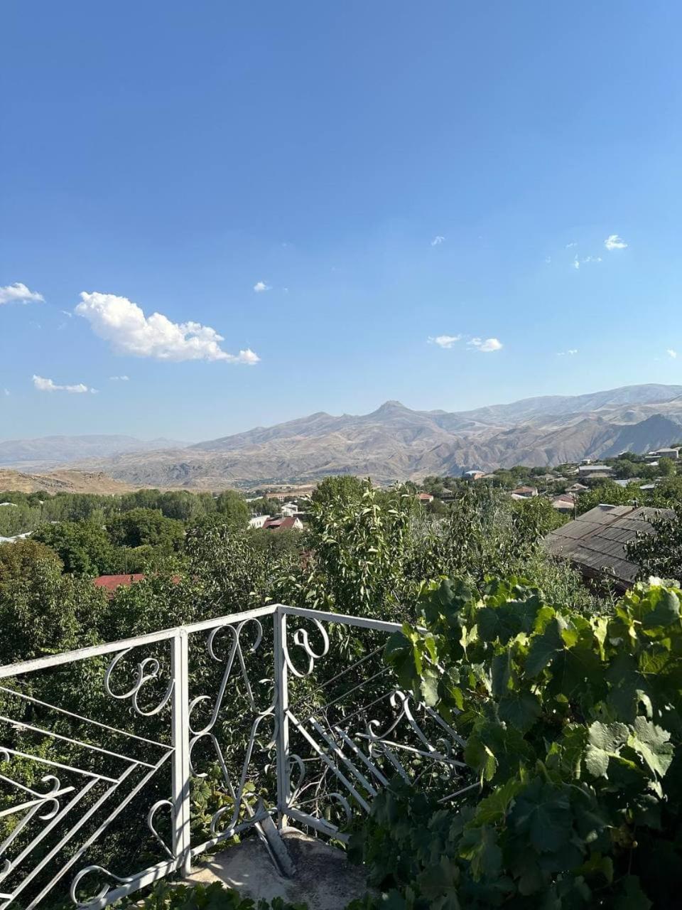 B&B Ruzan Yeghegnadzor Exteriör bild