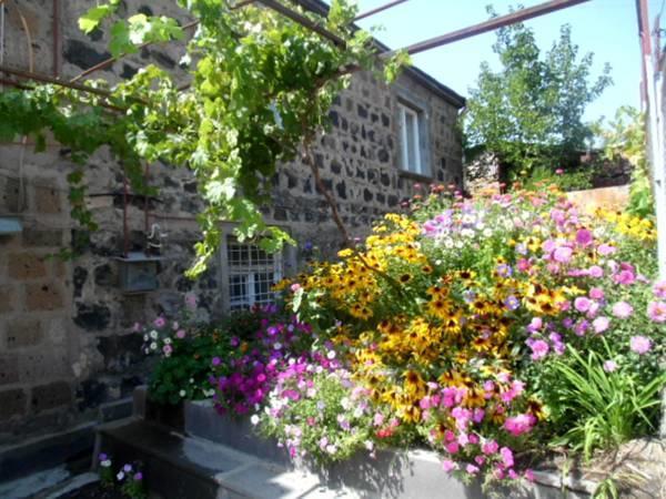 B&B Ruzan Yeghegnadzor Exteriör bild