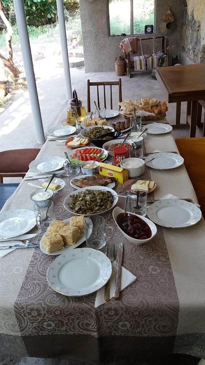 B&B Ruzan Yeghegnadzor Exteriör bild