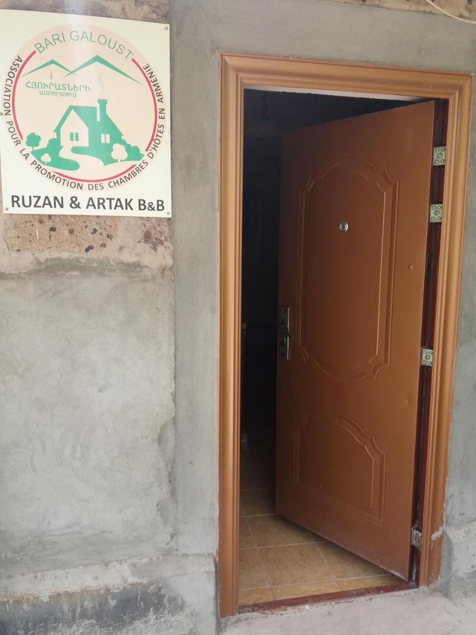 B&B Ruzan Yeghegnadzor Exteriör bild